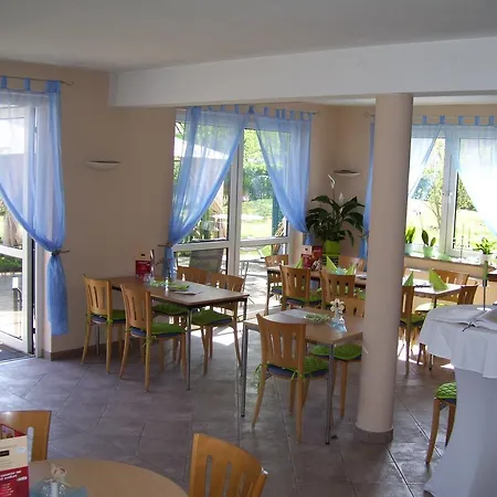 Penzion Zum Gruenen Tor 3*