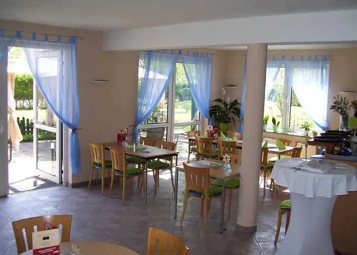 ゲストハウス Zum Gruenen Tor 3*